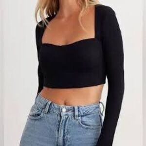 EUC Sunday Best prairie cropped long sleeve in burgundy colour size small